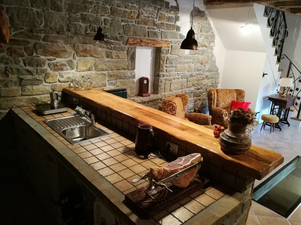 Wine House Rakar Pensionat Gračišče Exteriör bild